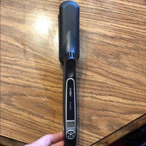 Croc classic flat iron